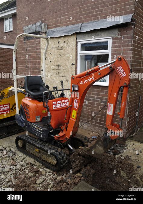 digging foundation with mini excavator|kubota u10 foundation digging.